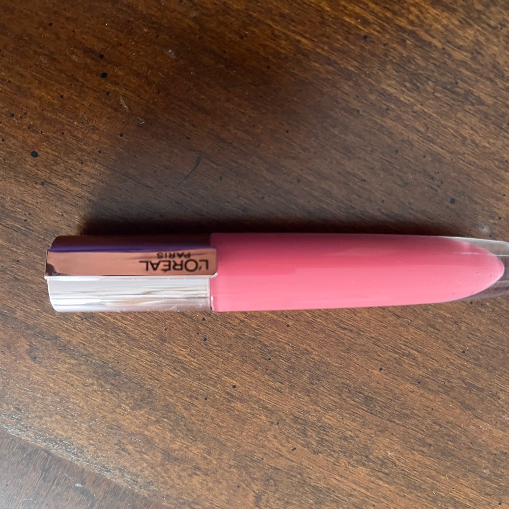 Free with purchase- L'Oreal Paris Glossy Pink Lip Balm